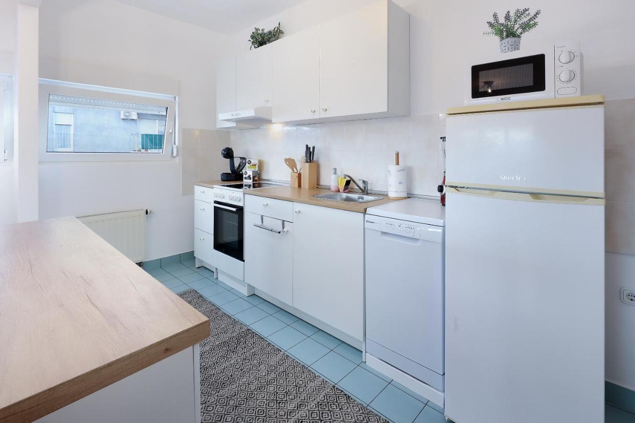 Apartment Leon - Sea View Рийека Екстериор снимка