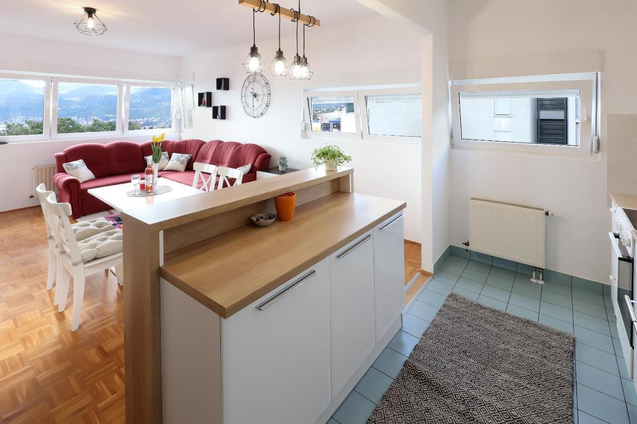 Apartment Leon - Sea View Рийека Екстериор снимка