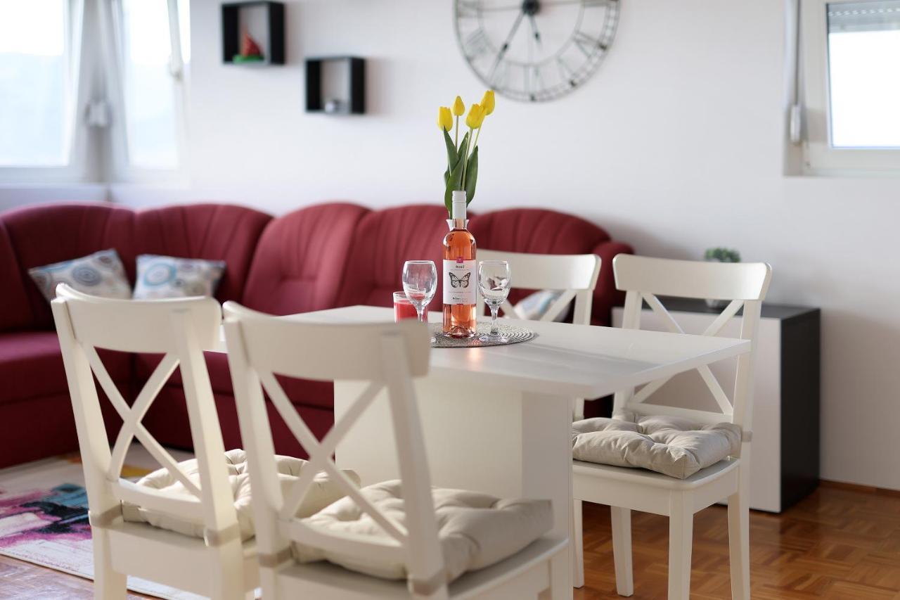 Apartment Leon - Sea View Рийека Екстериор снимка