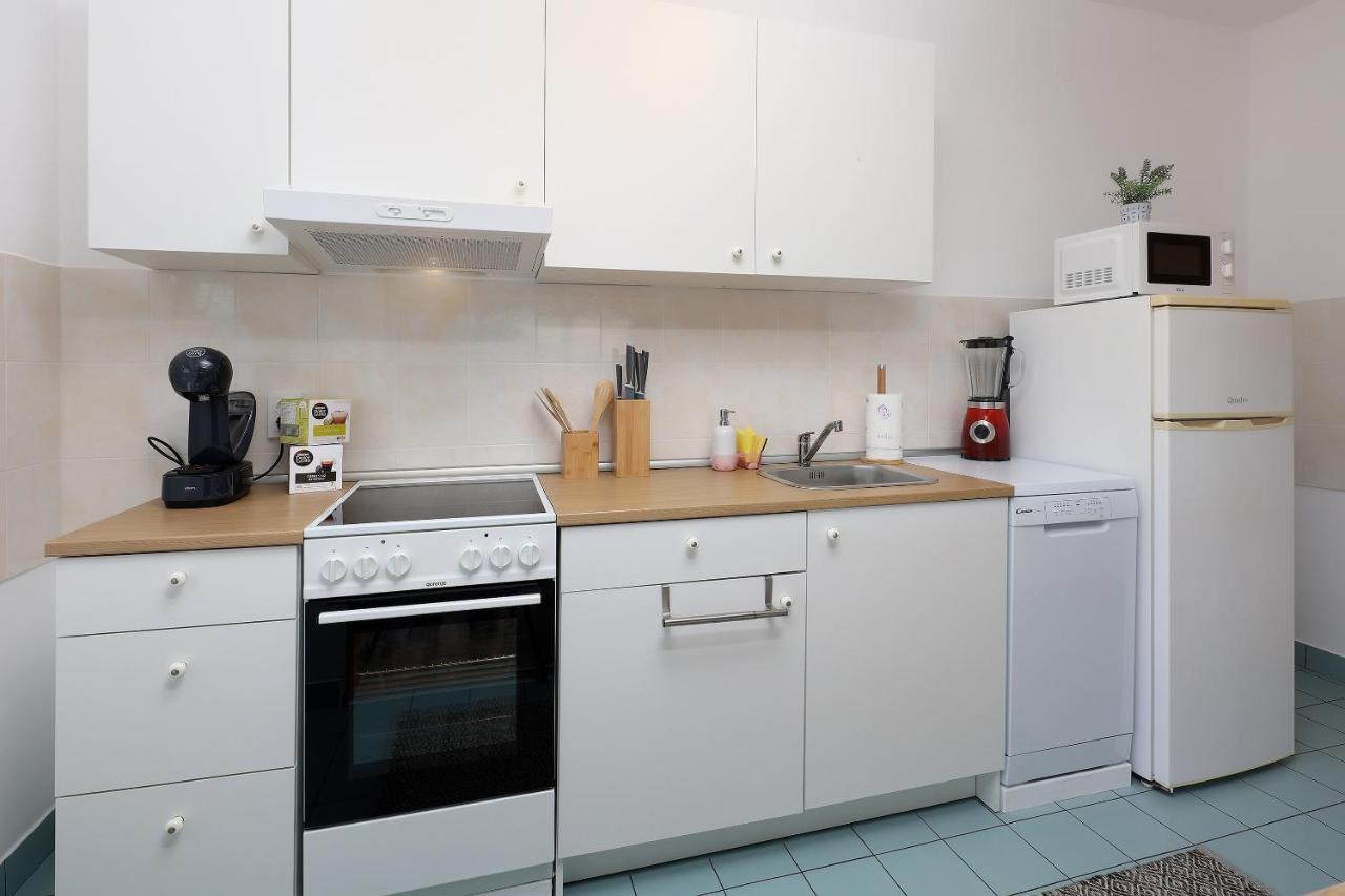 Apartment Leon - Sea View Рийека Екстериор снимка