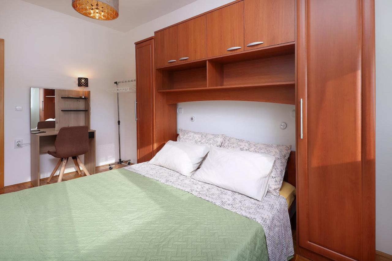 Apartment Leon - Sea View Рийека Екстериор снимка